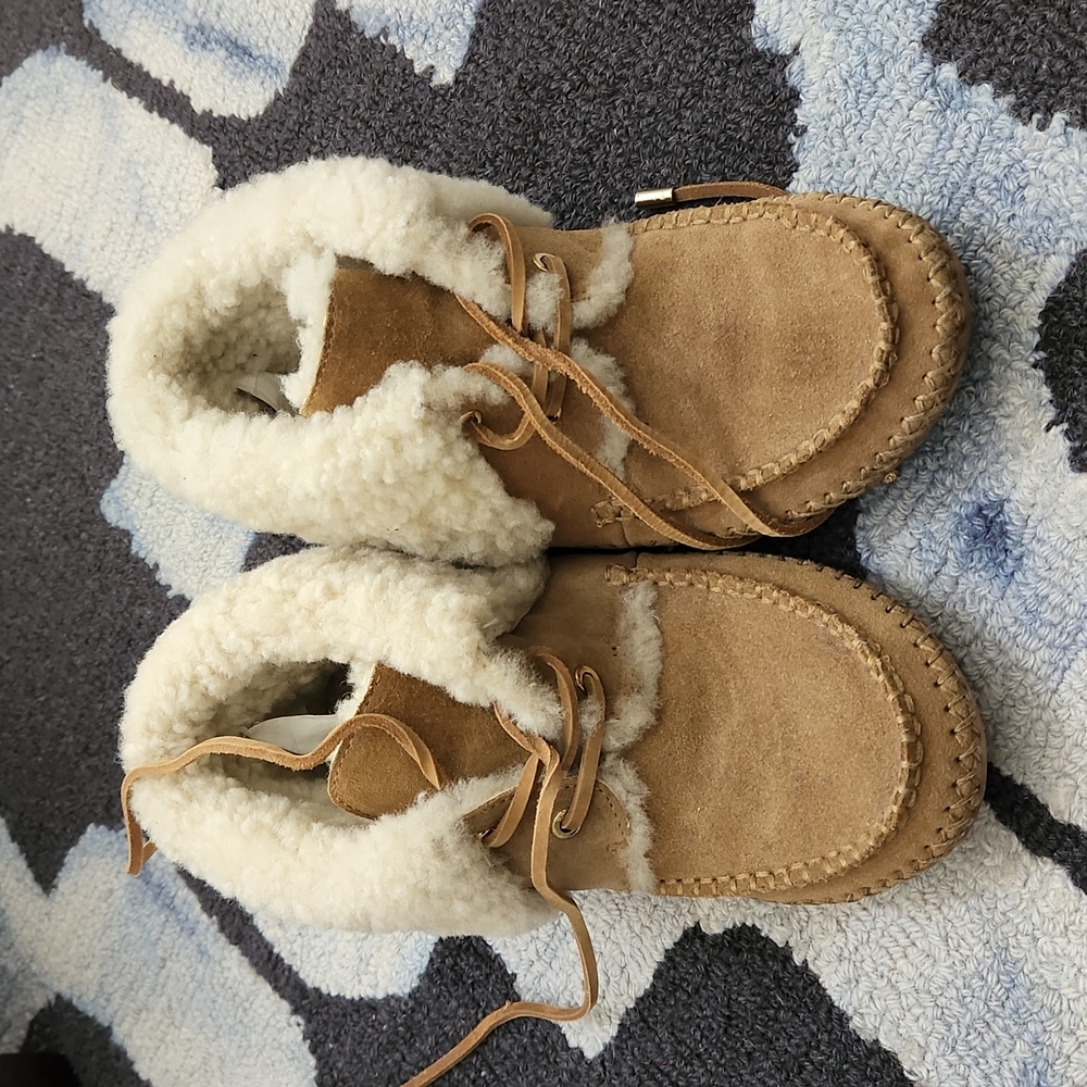 Tory Burch size 7.5 sheep sherling and suede boots